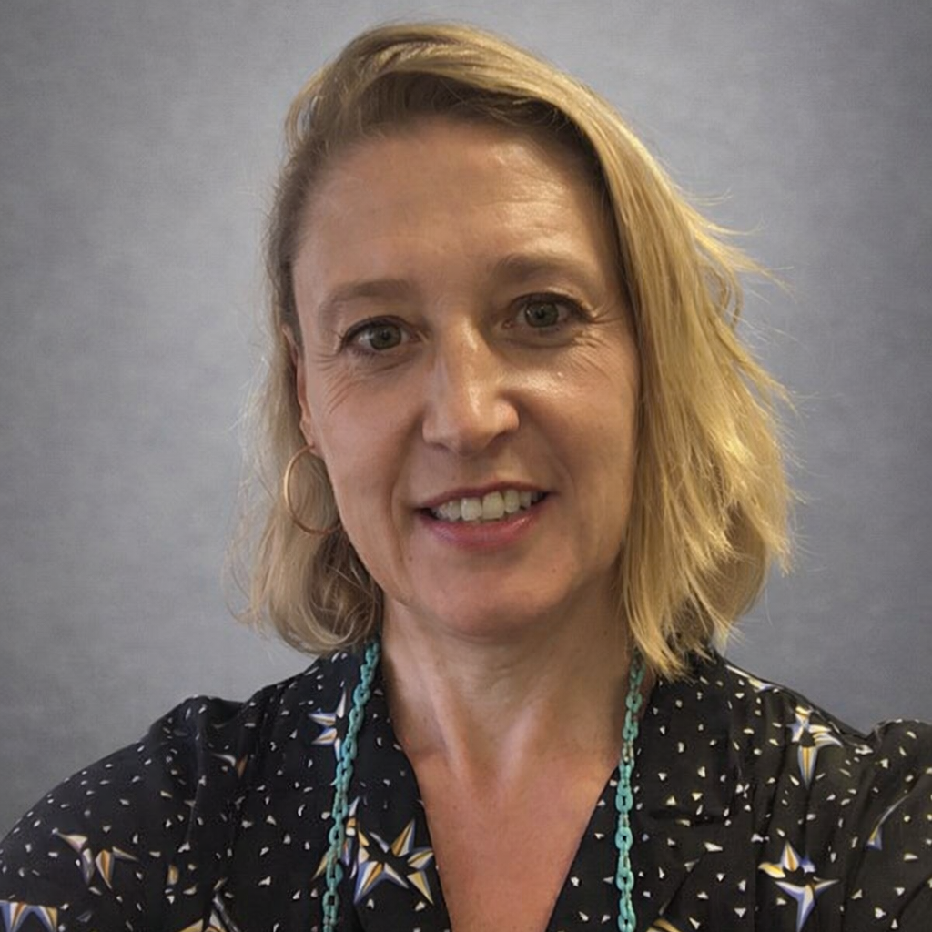 Dr. María José Caballero Cansino